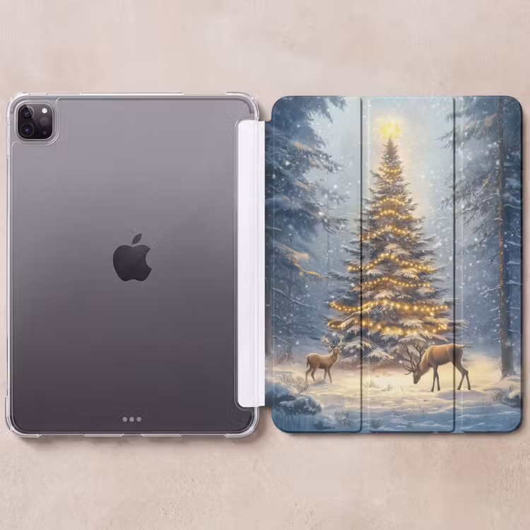 iPad-Hülle - Weihnachtsbeleuchtung - Wald - Hirsche - Dunkelheit — 6