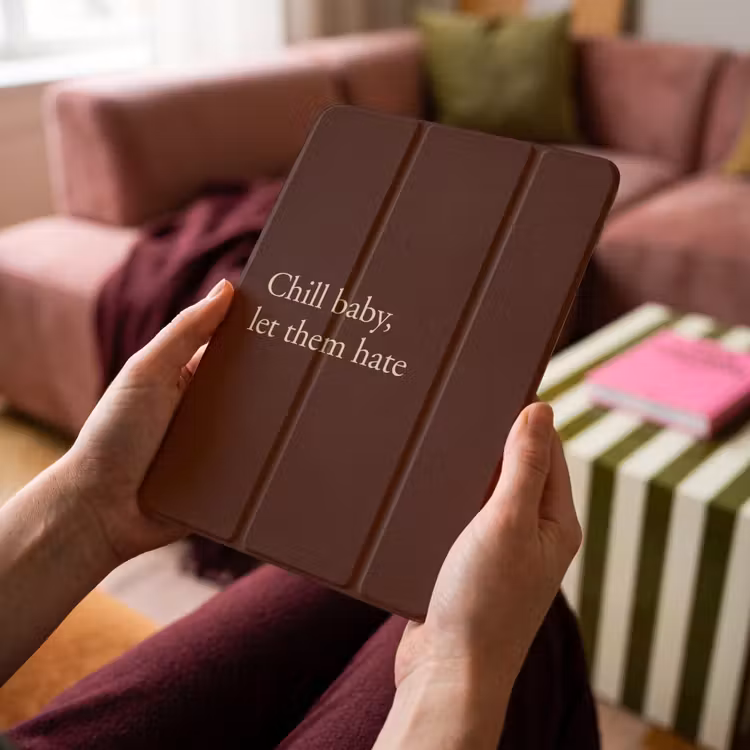 iPad-Hülle - Text - Rot - Minimalistisch — 4