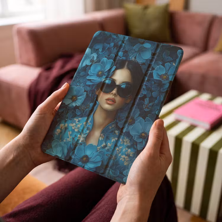 iPad-Hülle - Frau - Blumen - Blau - Ästhetik - Luxus — 4