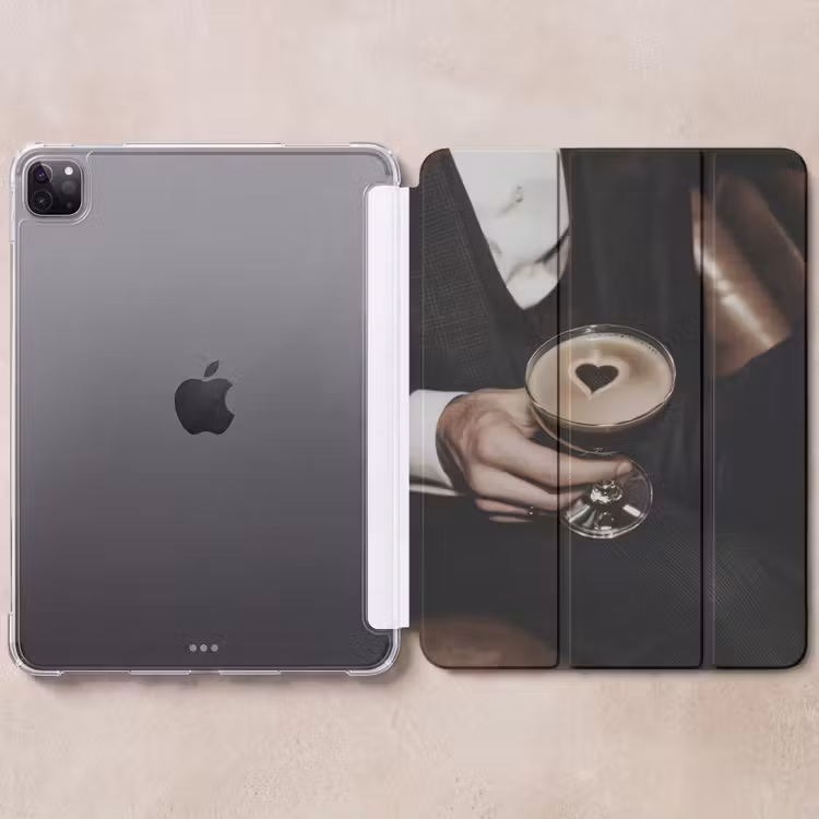 iPad-Hülle - Herz - Cocktail - Espresso Martini - Hand — 6