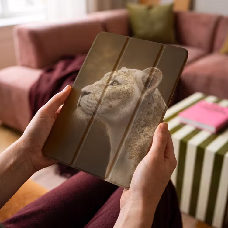 iPad-Hülle - Löwin - Blumen - Weiß - Gold — 4