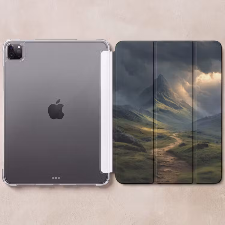 iPad-Hülle - Berge - Gewundener Pfad - Grün - Wolken — 6