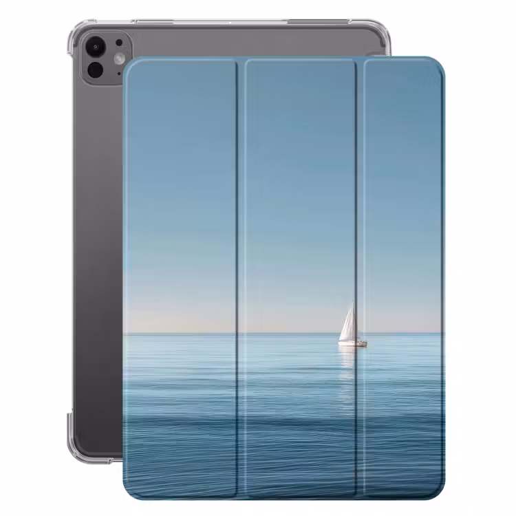 iPad-Hülle - Segelboot - Ruhige See - Strahlend blauer Himmel — 1