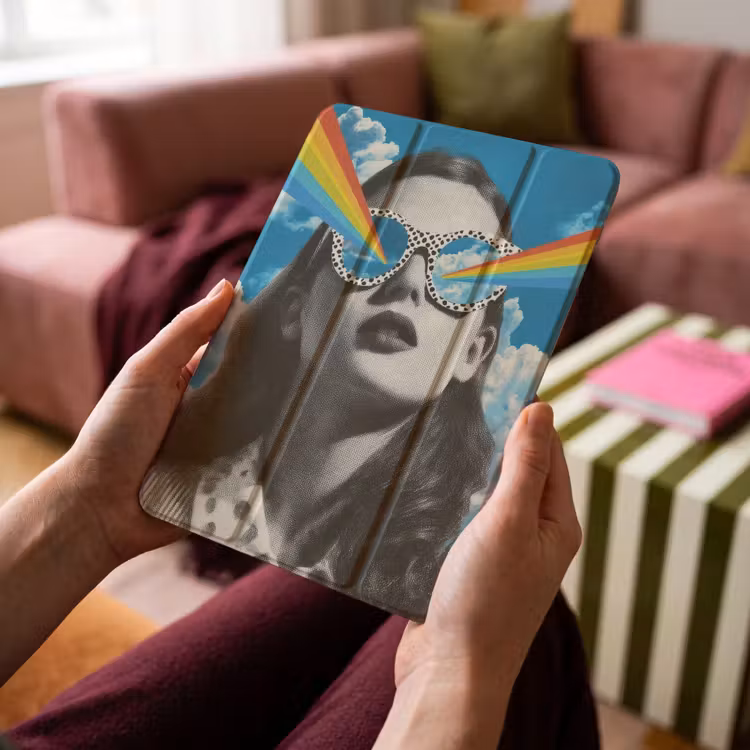 iPad-Hülle - Frau - Brille - Regenbogen - Wolken — 4