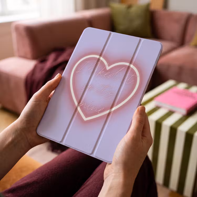 iPad-Hülle - Ich mochte es, also ist es meins - Neonherz - Lila — 4
