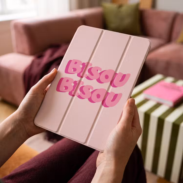 iPad-Hülle - Bisou - Rosa - dicke Buchstaben — 4