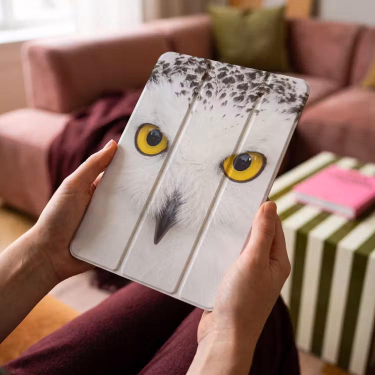 iPad-Hülle - Schneeeule - Porträt - Gelb — 4