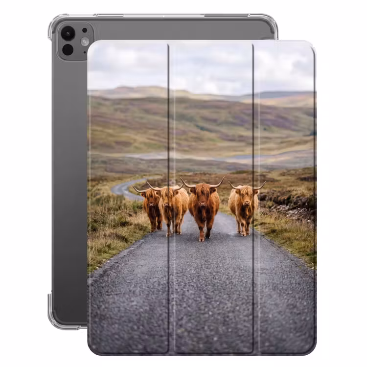 iPad-Hülle - Schottische Highlander - Straße - Landschaft - Herde — 1