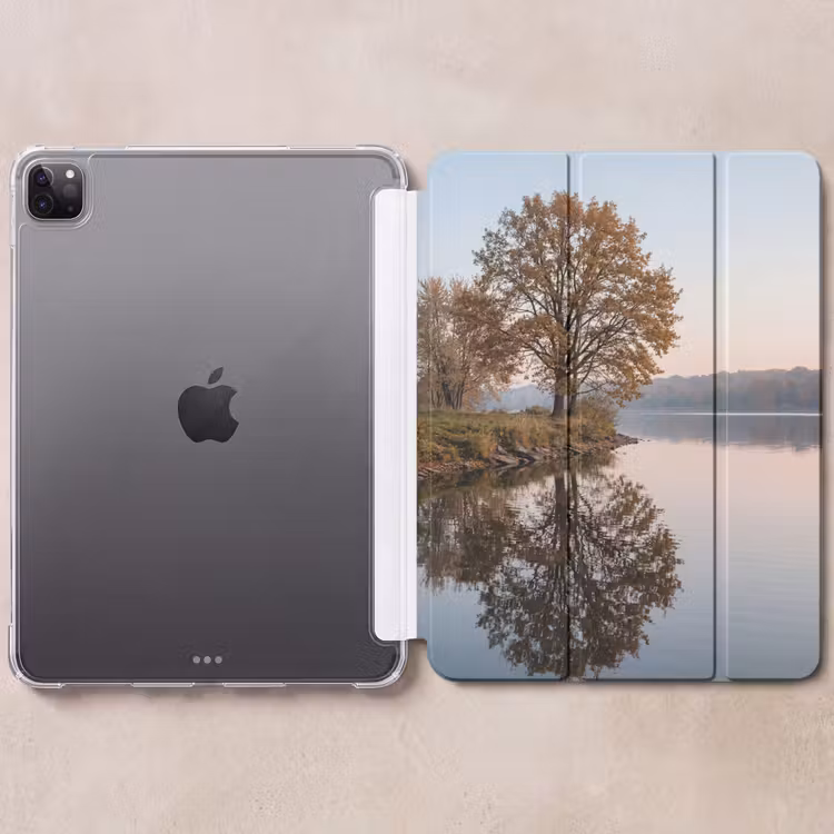 iPad-Hülle - Bäume - Reflexion - Wasser - Sonnenaufgang - Gelassenheit — 6