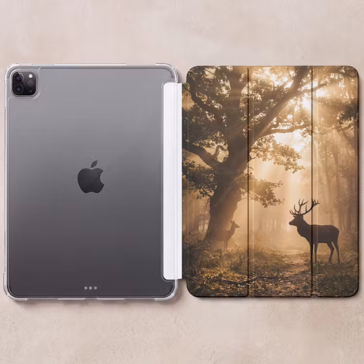 iPad-Hülle - Hirsch - Wald - Neblig - Natur - Gold — 6