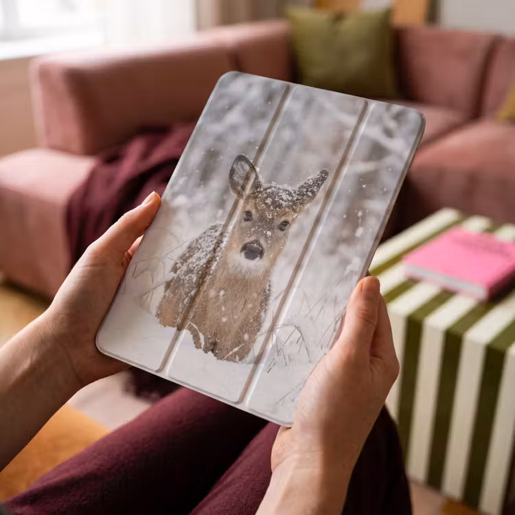iPad-Hülle - Hirsche - Schnee - Wald - Tiere - Liebenswert — 4