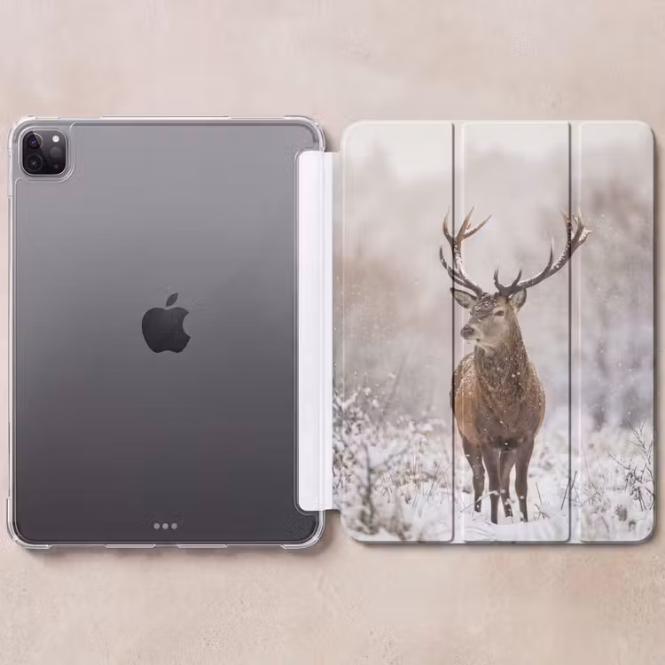 iPad-Hülle - Rothirsch - Wald - Schnee - Winter - Majestätisch — 6
