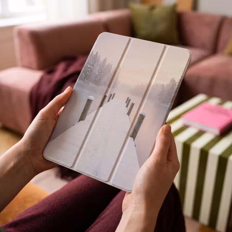 iPad-Hülle - Steg - See - Nebel - Winter - Gelassenheit — 4
