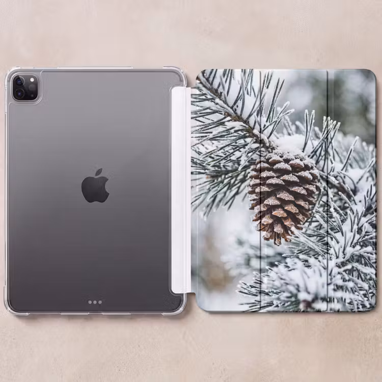 iPad-Hülle - Tannenzapfen - Zweig - Schnee - Winter - Atmosphärisch — 6