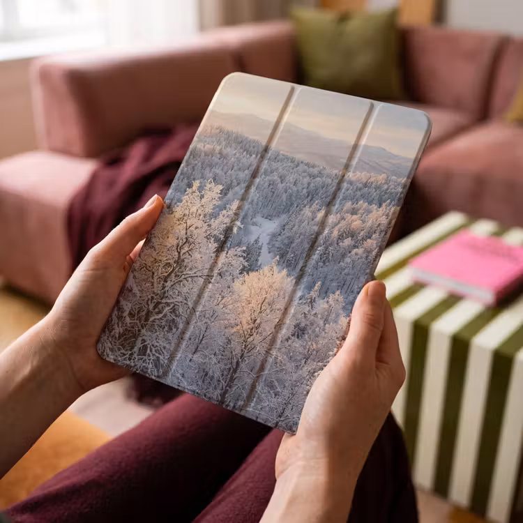 iPad-Hülle - Wald - Berge - Gold - Winter - Warm — 4