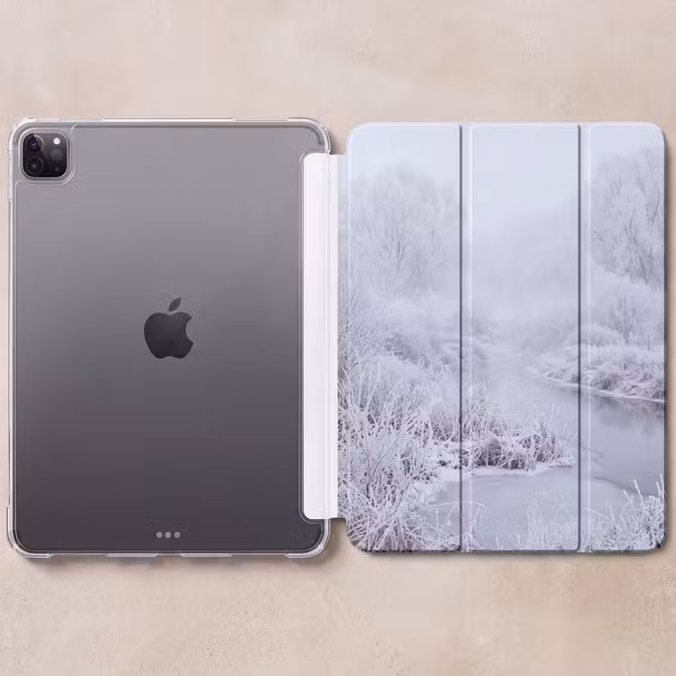 iPad-Hülle - Fluss - Schnee - Wald - Winter - Naturschauspiel — 6
