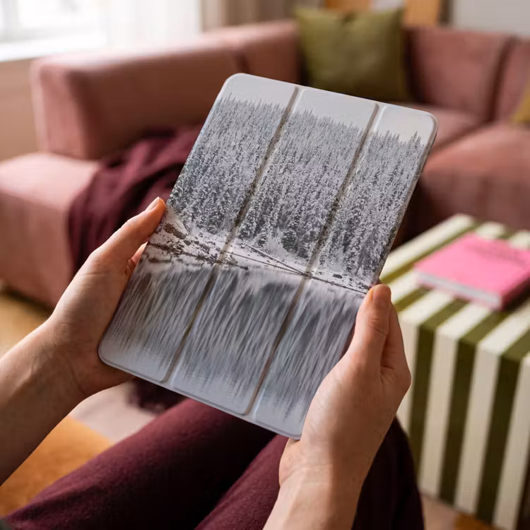 iPad-Hülle - Wald - Spiegelung - See - Winter - Gelassenheit — 4