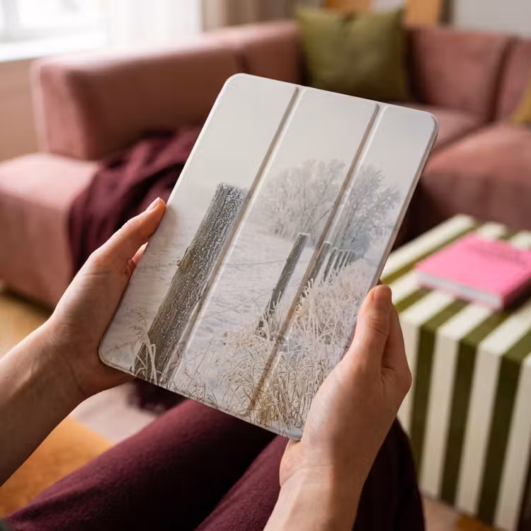 iPad-Hülle - Zaun - Schnee - Nebel - Landleben - Nostalgisch — 4
