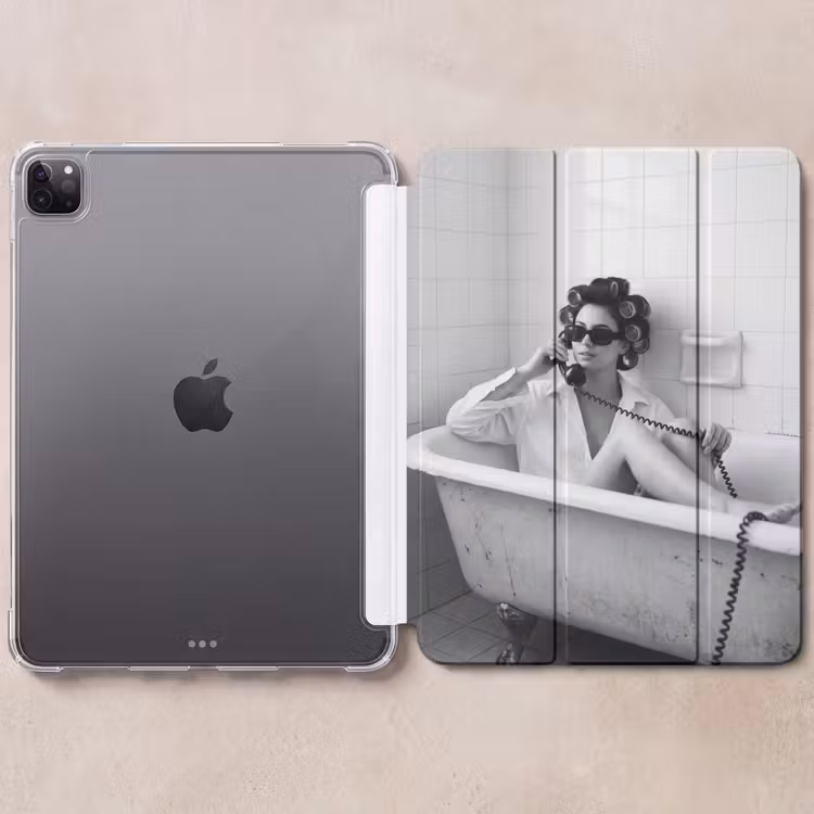 iPad-Hülle - Bad - Frau - Schwarz - Weiß — 6