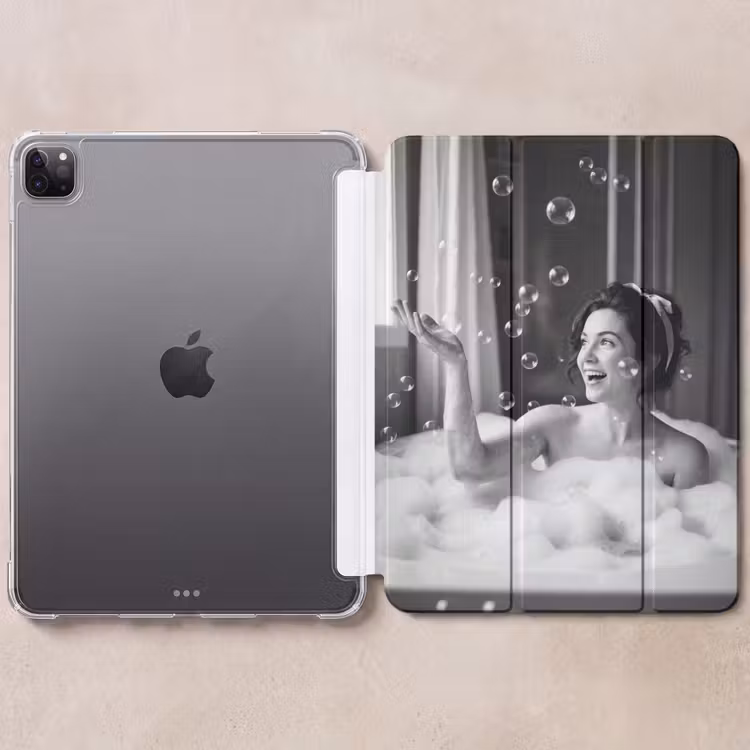 iPad-Hülle - Bad - Seifenblasen - Schwarz - Weiß — 6