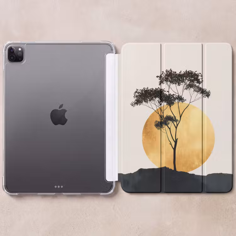 iPad-Hülle - Schwarzer Baum - Goldener Kreis - Hügel — 6