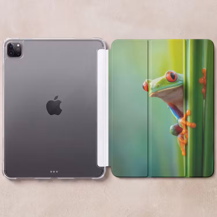 iPad-Hülle - Grüner Frosch - Neugierig - Gras — 6