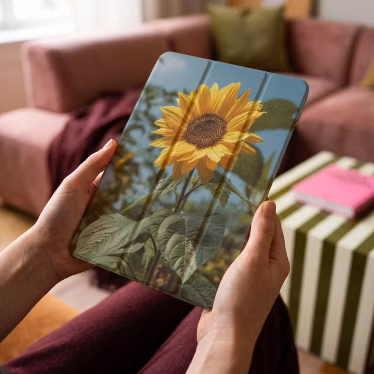 iPad-Hülle - Sonnenblumen - Strahlend blauer Himmel - Gras — 4