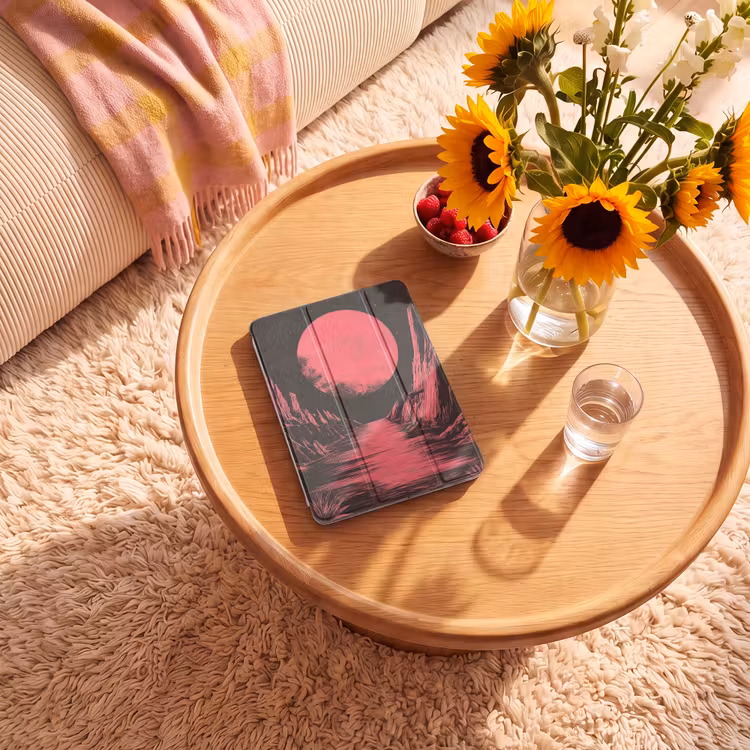 iPad-Hülle - Mond - Helles Rosa - Berge - Fluss — 2