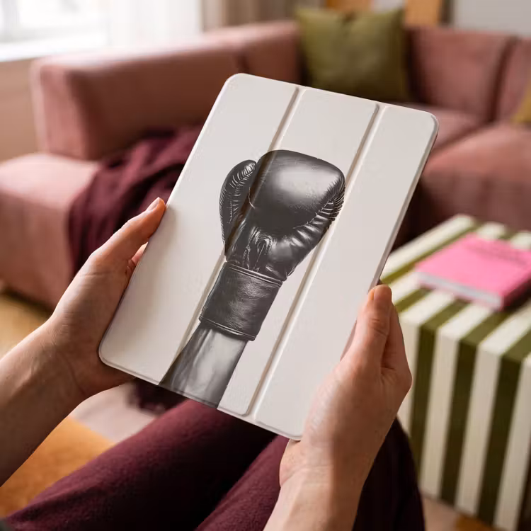 iPad-Hülle - Boxhandschuh - Schwarz - Hand — 4
