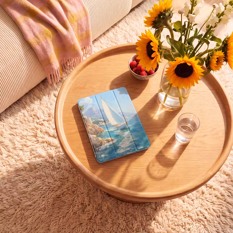 iPad-Hülle - Segelboot - Felsen - Küste - Häuser — 2