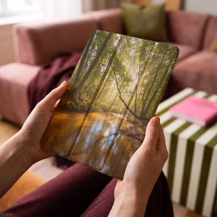 iPad-Hülle - Wald - Bach - Sonnenlicht - Natur - Grün — 4