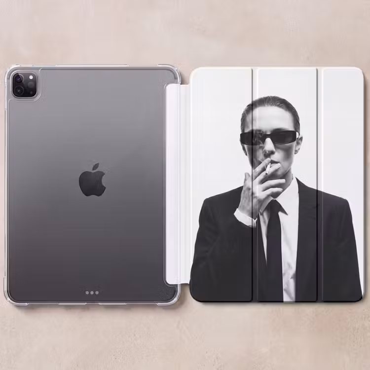 iPad-Hülle - Porträt - Anzug - Rauchen - Schwarz - Weiß - Hart — 6