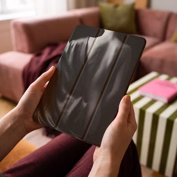 iPad-Hülle - Schultern - Seide - Rücken - Schwarz - Weiß - Elegant — 4