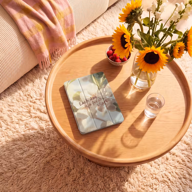iPad-Hülle - Blüten - Sonnenlicht - Zitat - Weiß — 2