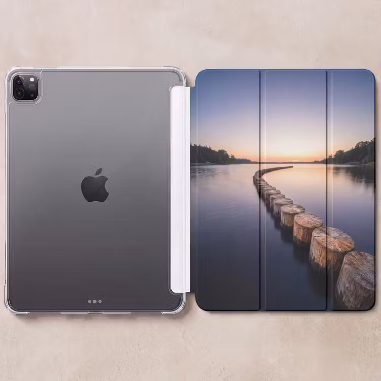 iPad-Hülle - Holz - Pfähle - Wasser — 6