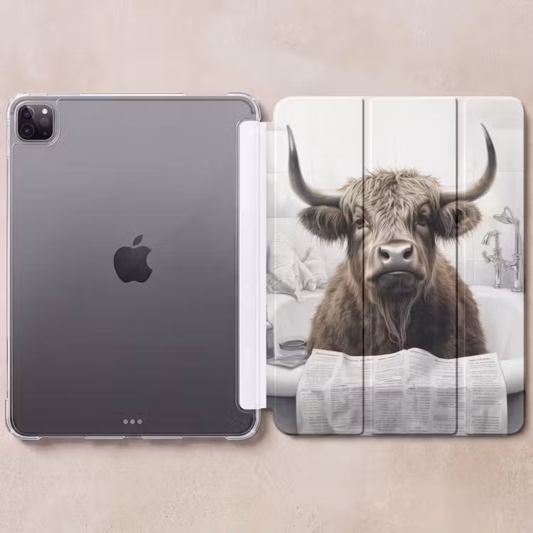iPad-Hülle - Schottischer Highlander - Badewanne - Badezimmer - Zeitung — 6