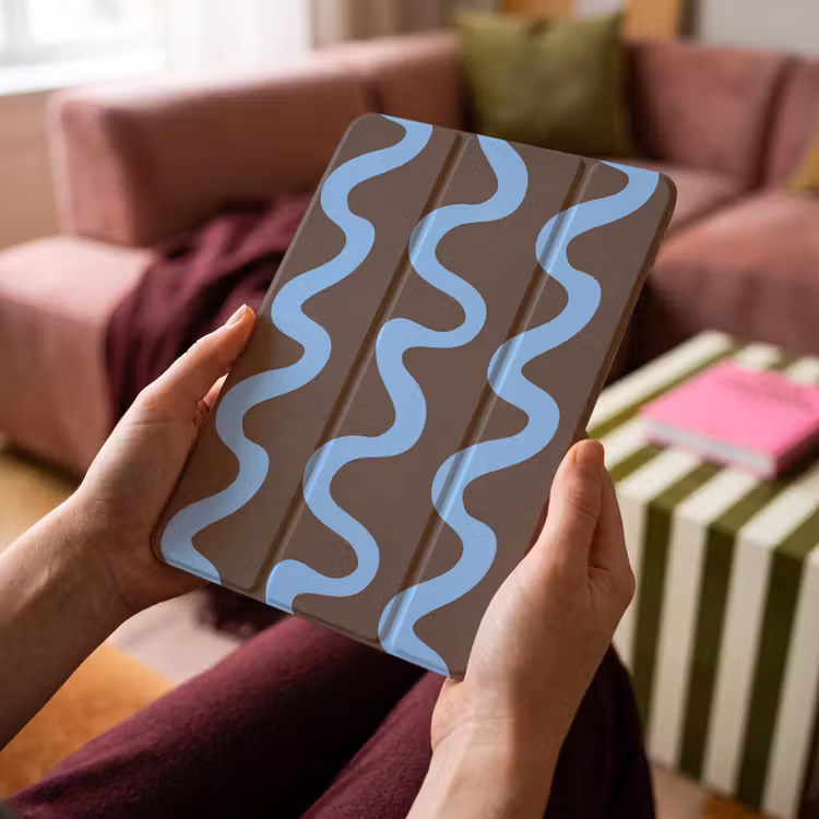 iPad-Hülle - Sich windende Linien - Blau - Braun - Minimalistisch — 4