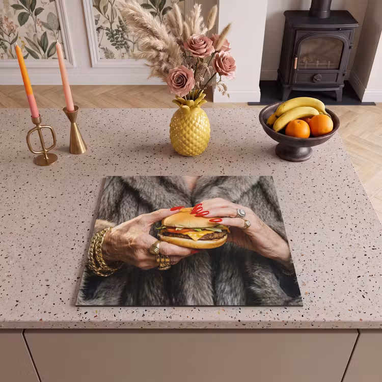 Herdabdeckplatte - Frau - Hamburger - Pelzmantel — 2