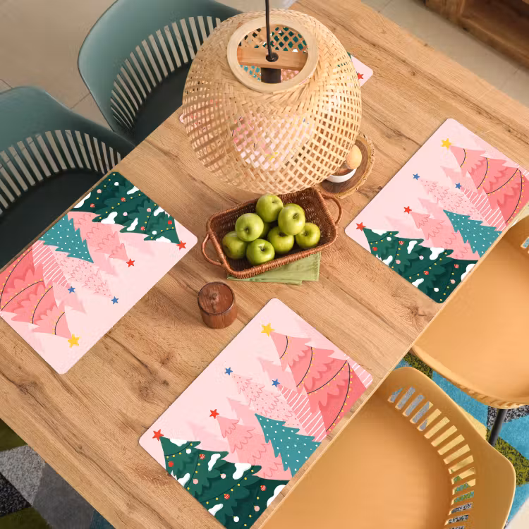Tischset - 6 Stück - Weihnachtsbäume – Illustration – Rosa — 4
