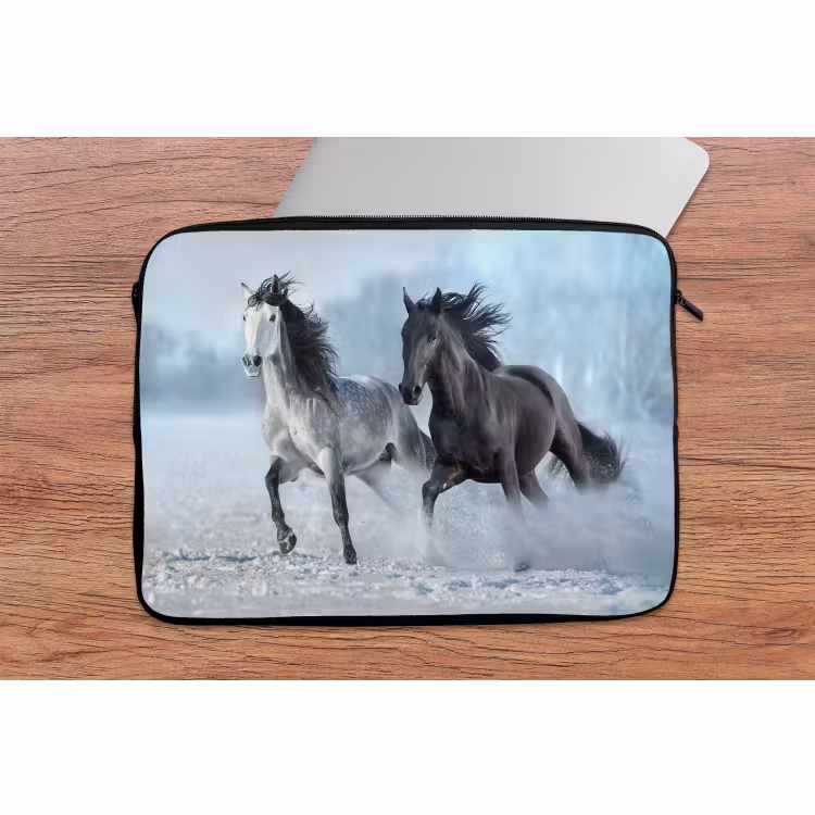 Laptop hülle - Pferde - Winter - Tiere - Natur - Schnee — 2