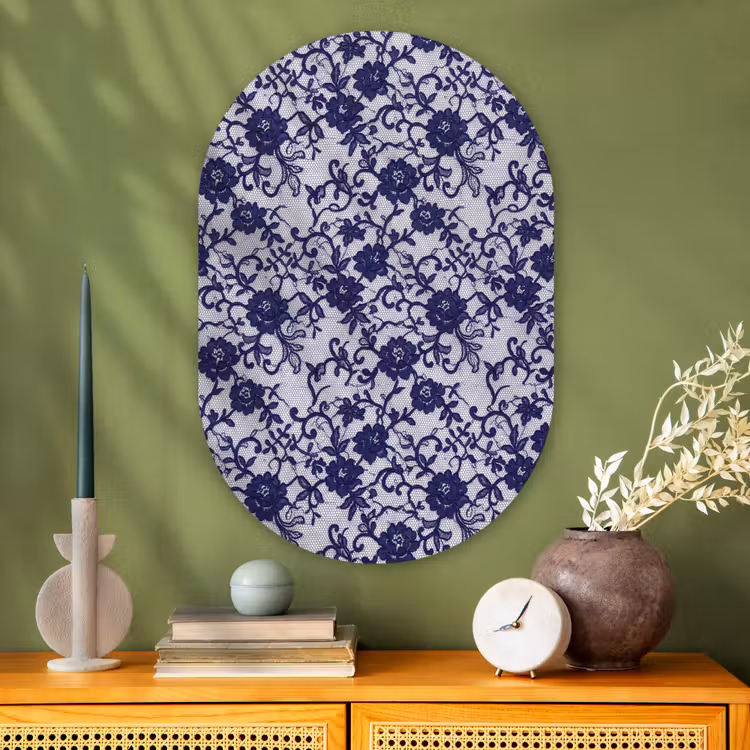Glasbild Oval - Dunkelblaue Spitze – Blumen — 2