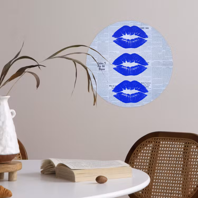Runde Tapete - Zeitung „Blaue Lippen“ — 4
