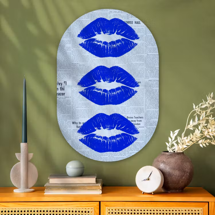 Glasbild Oval - Zeitung „Blaue Lippen“ — 2