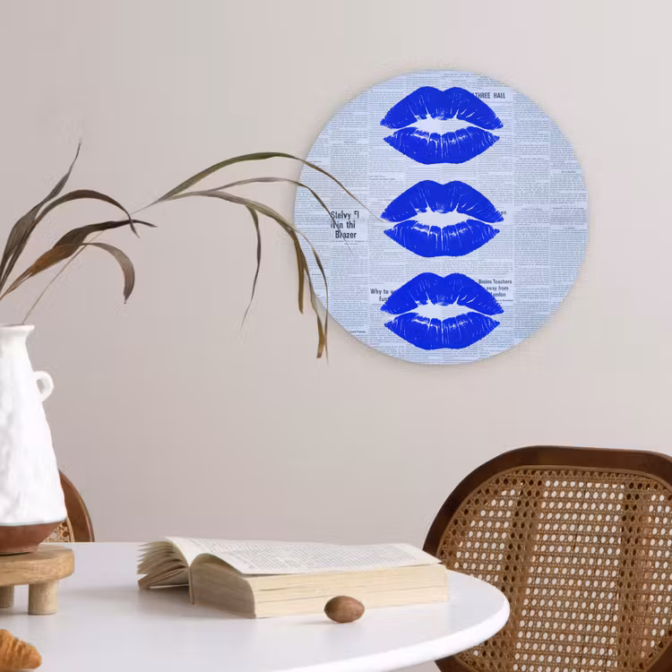 Forexbild Rund - Zeitung „Blaue Lippen“ — 4