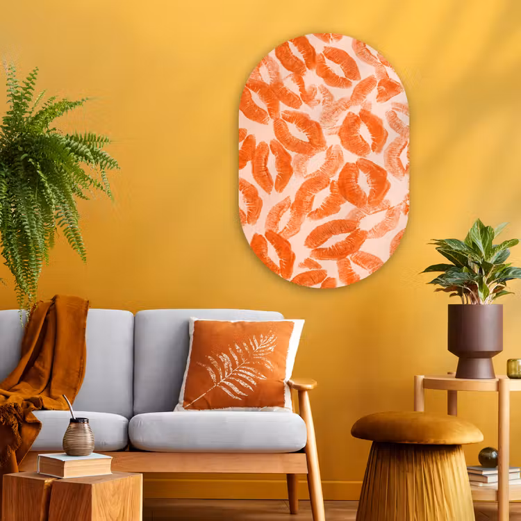 Glasbild Oval - Orangefarbene Kussabdrücke – Liebe — 3