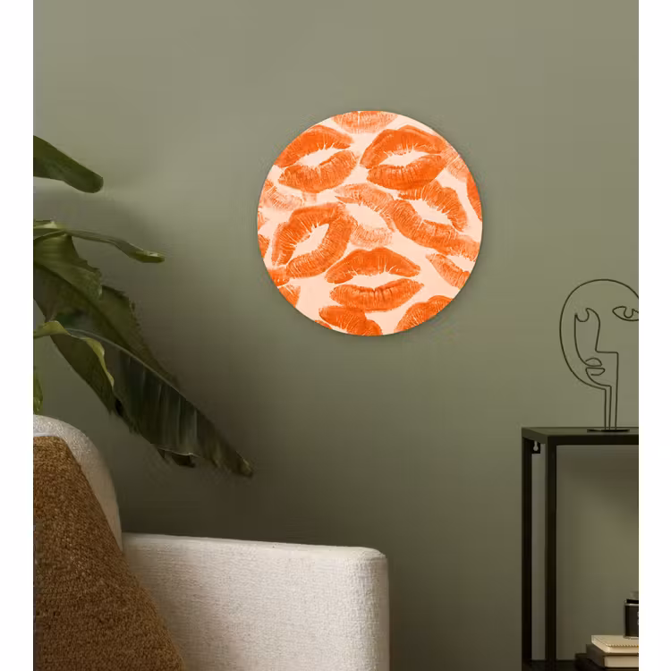 Glasbild Rund - Orangefarbene Kussabdrücke – Liebe — 3