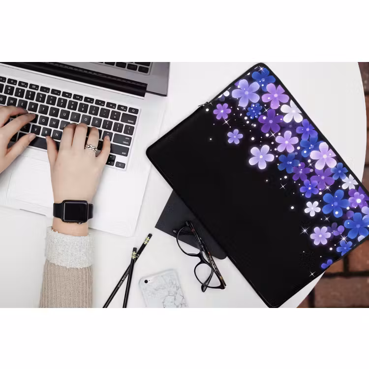 Laptop hülle - Blumen – Lila – Modern — 3