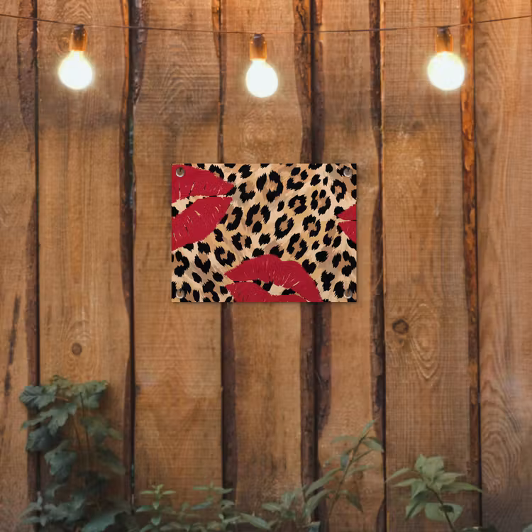 Gartenposter - Kussabdruck – Tiermuster – Rot — 2