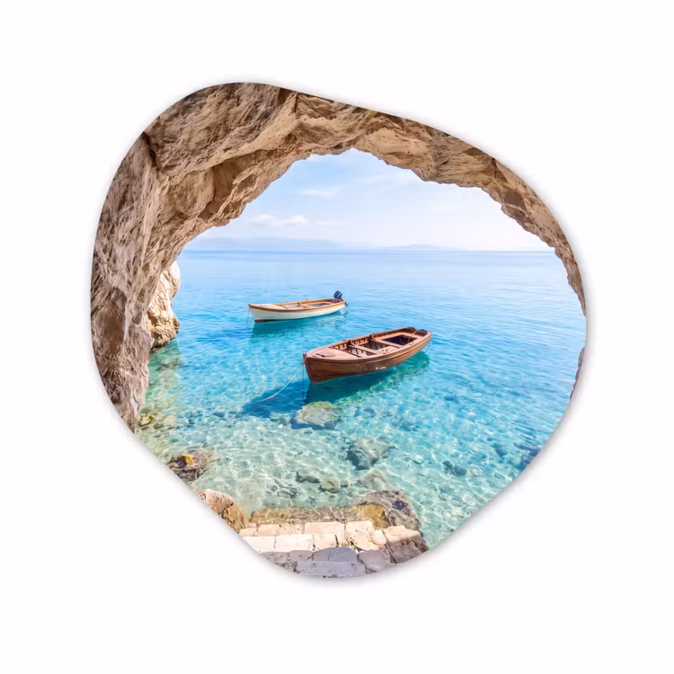 Glasbild Organische Form - Höhle – Meer – Boote — 1