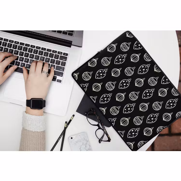 Laptop hülle - Weihnachtskugel – Weiß – Schwarz — 3